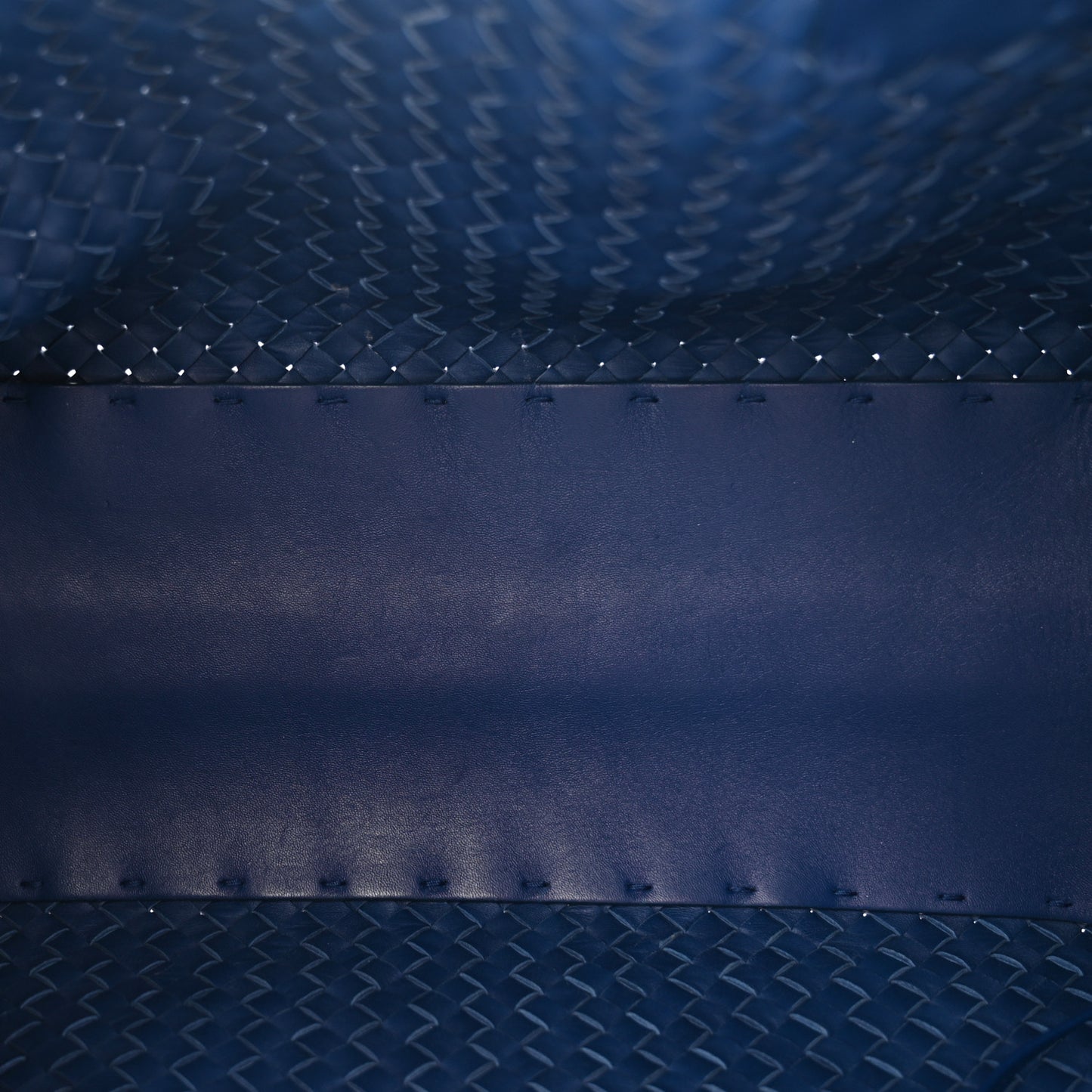 Nappa Intrecciato Medium Cabat Cobalt