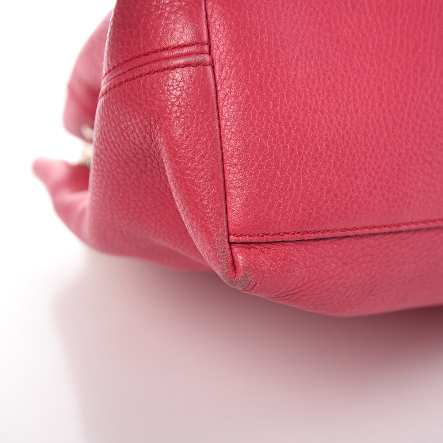 Pebbled Calfskin Medium Soho Chain Shoulder Bag Pink