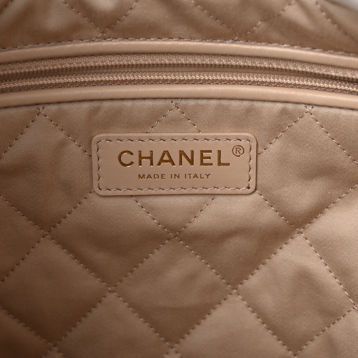Shiny Calfskin Quilted Chanel 22 White