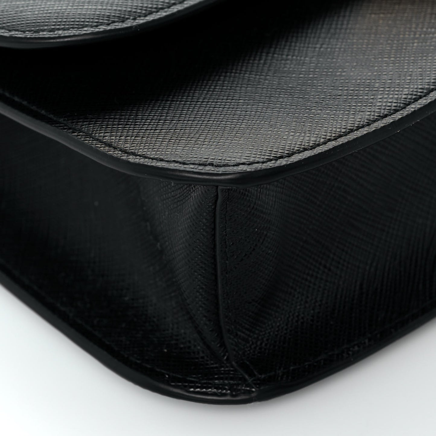 Saffiano Cuir Triangle Embleme Flap Shoulder Bag Black