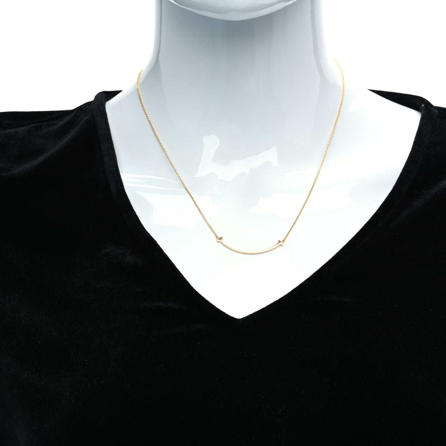 18K Yellow Gold Small T Smile Pendant Necklace