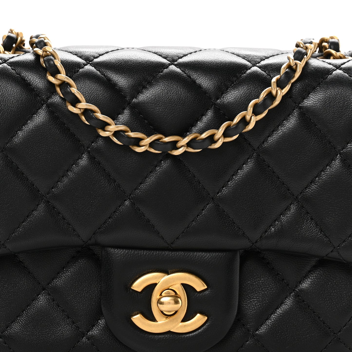 Lambskin Quilted Mini Pearl Crush Flap Black