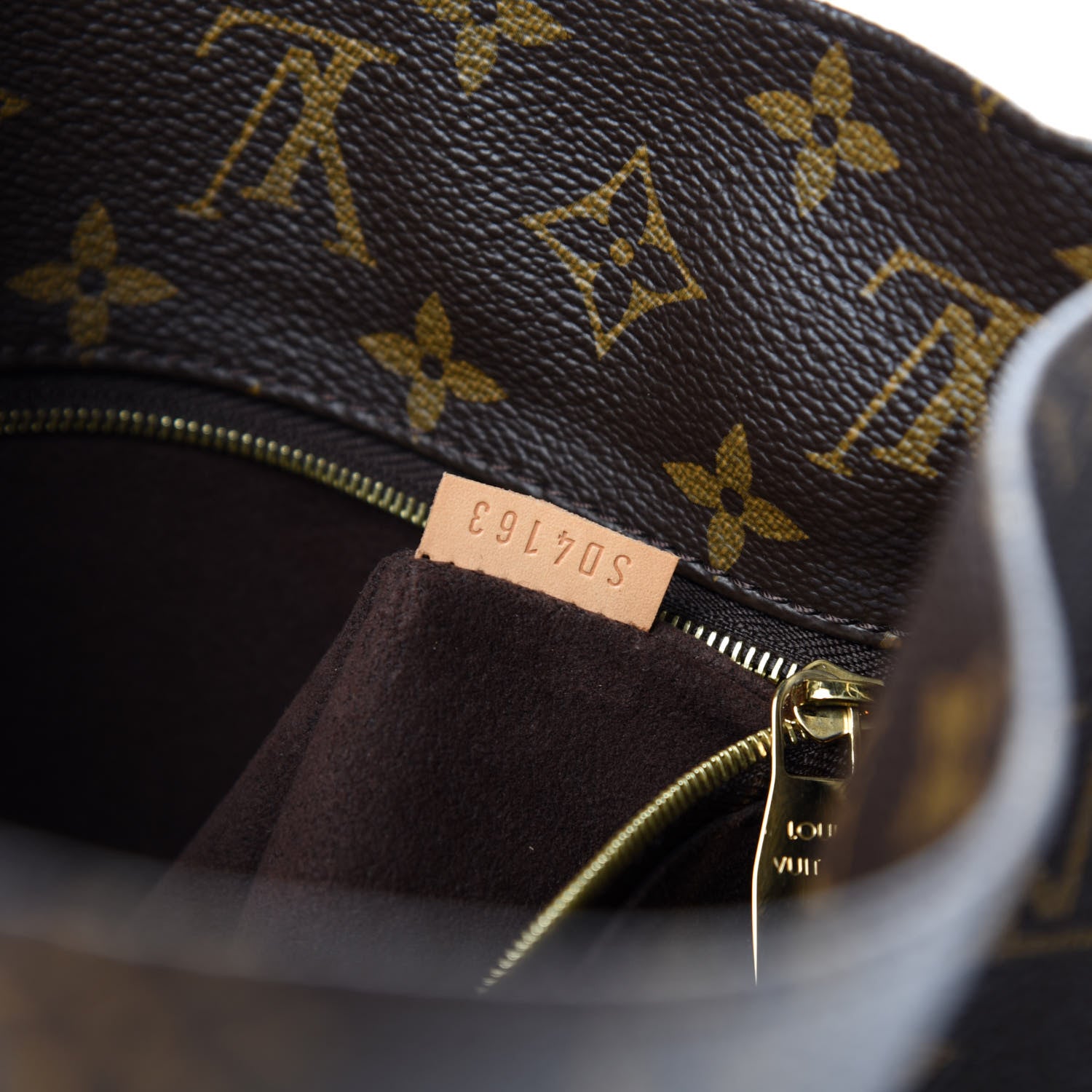 Louis Vuitton Monogram Metis 9 of 11