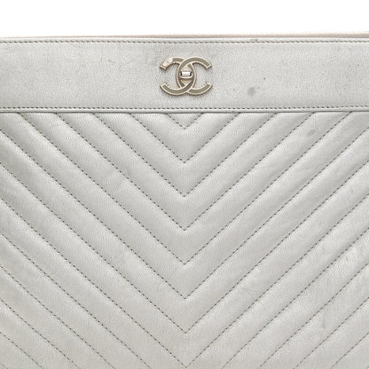 Chanel Metallic Sheepskin Chevron Quilted Mademoiselle Vintage Large Zip Pouch Silver 7 of 11