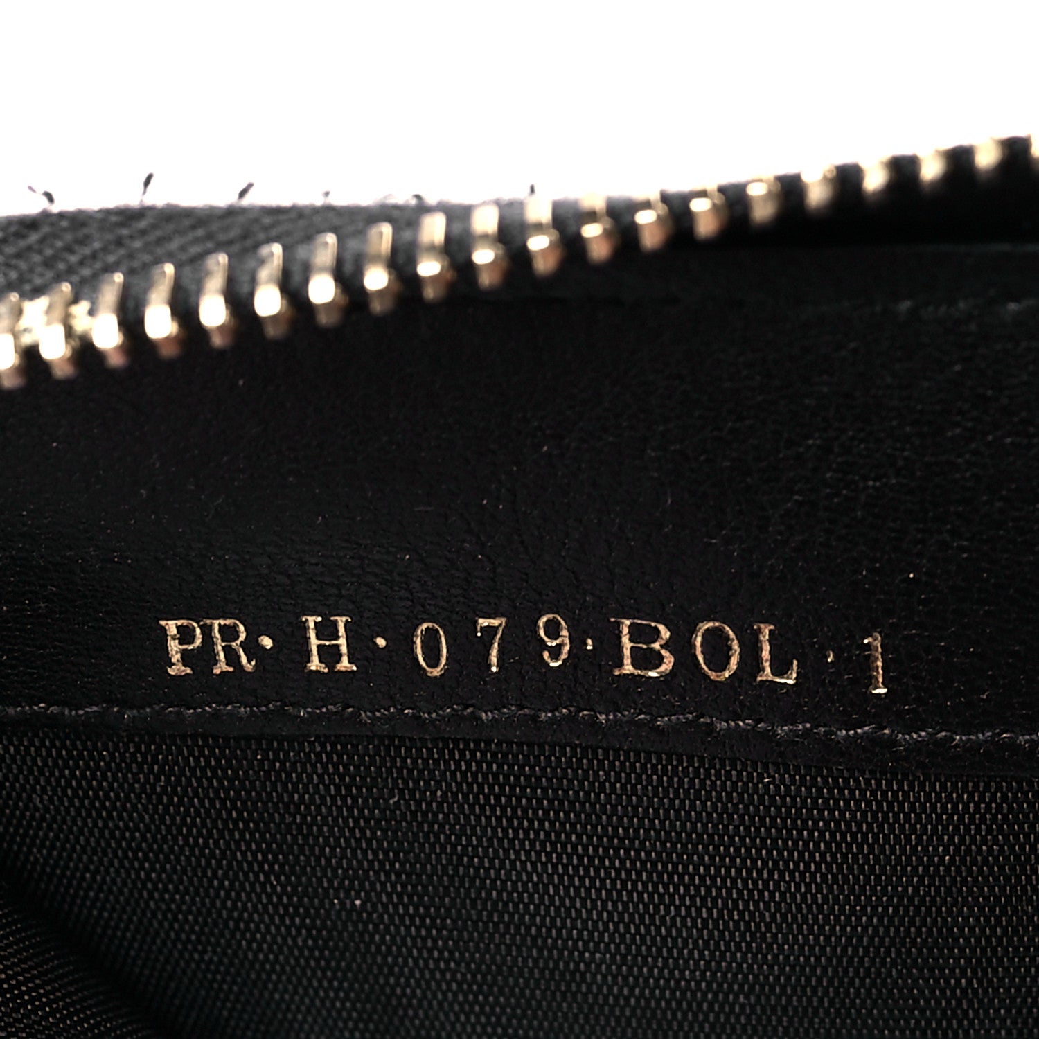 Valentino Garavani Calfskin Rockstud Zip Around Wallet Black 8 of 13