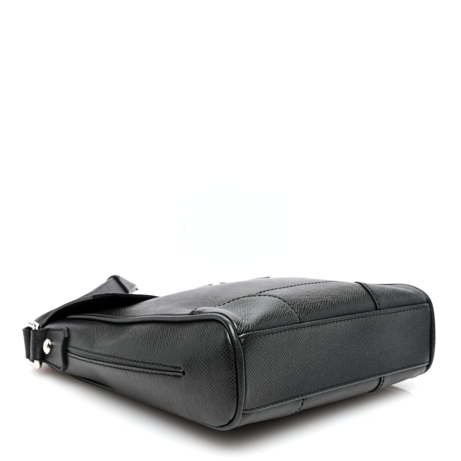 Louis Vuitton Taiga Luka Messenger Bag Ardoise 4 of 9