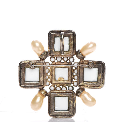 Chanel Gripoix Pearl Brooch Gold 3 of 12