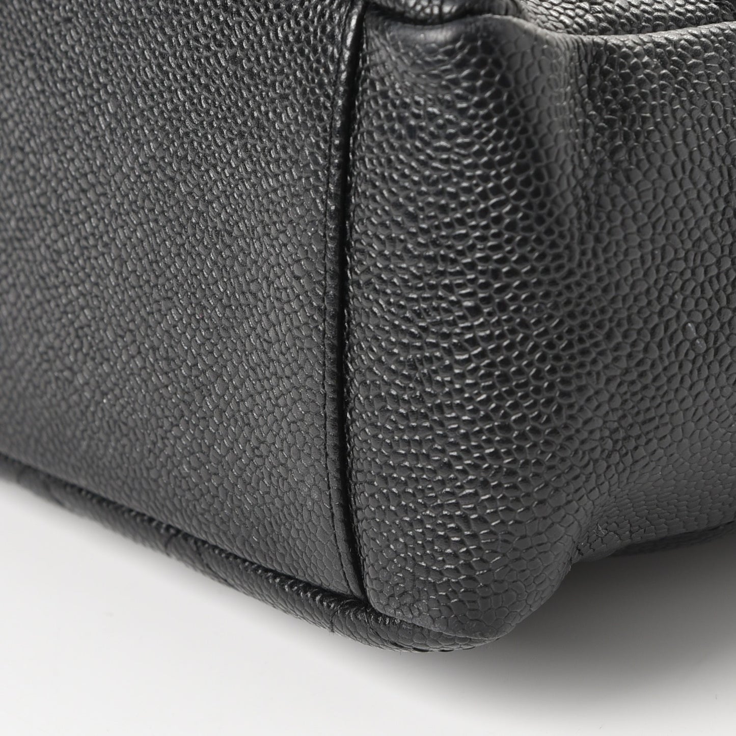 Caviar Quilted Petit Shopping Tote PST Black