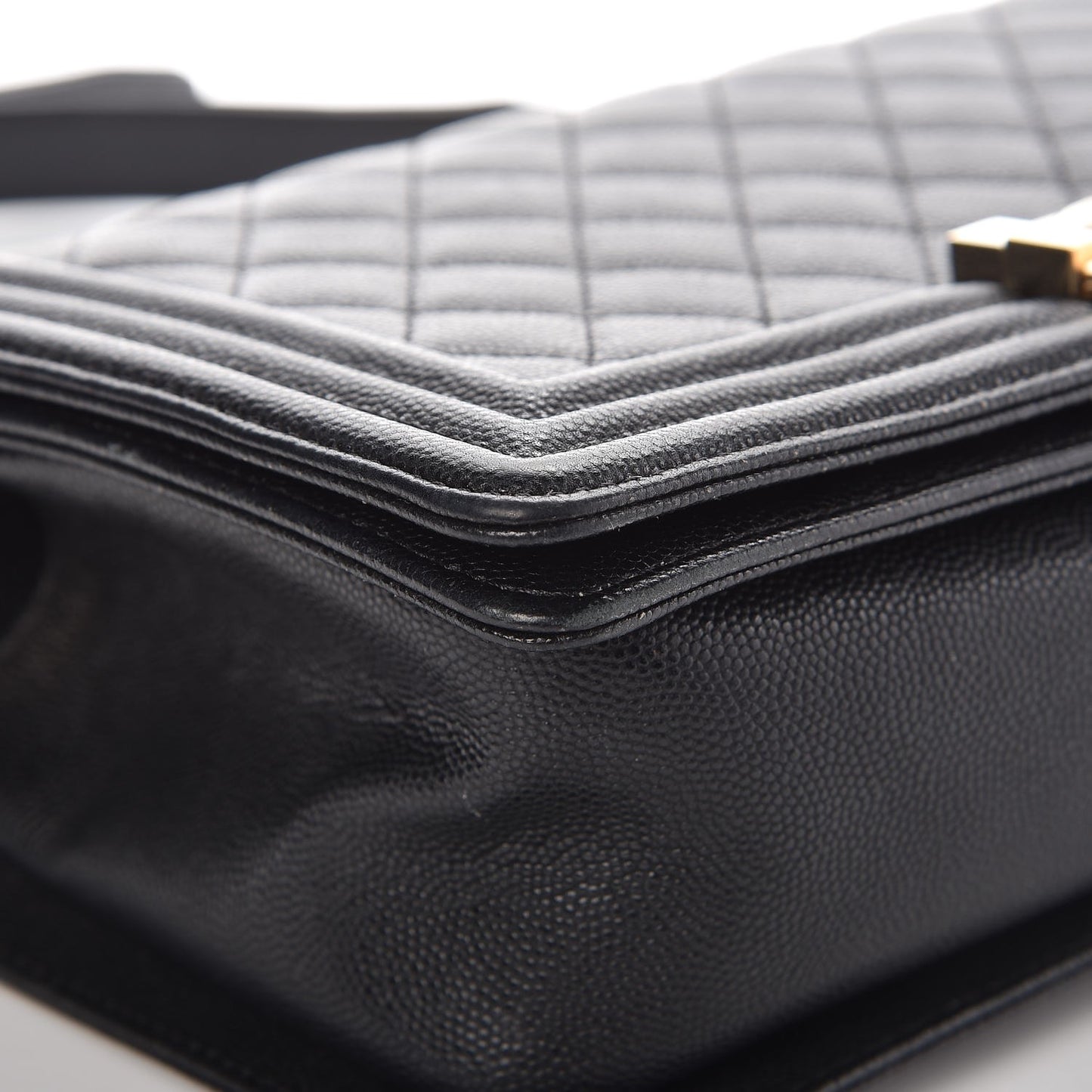 Caviar Quilted Medium Boy Flap Black