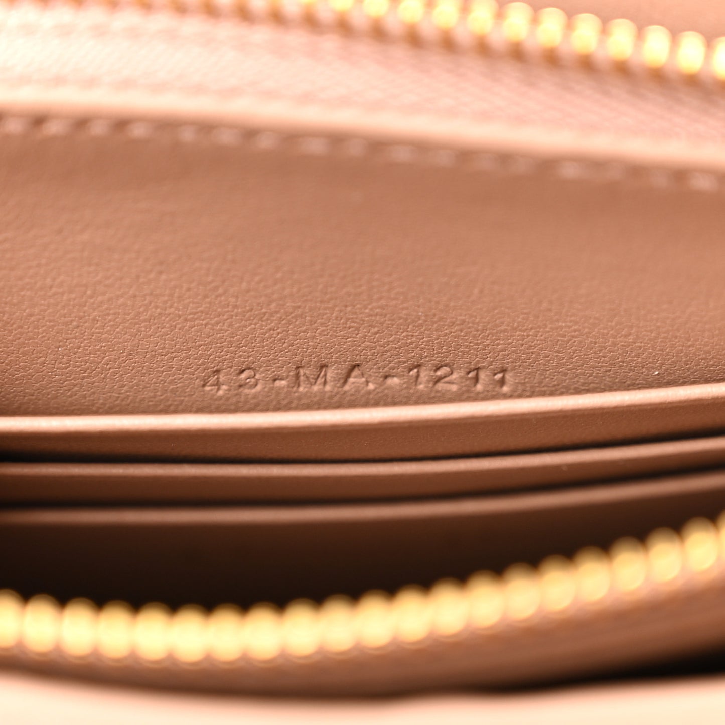 Calfskin Cannage Caro Zipped Pouch With Chain Fard