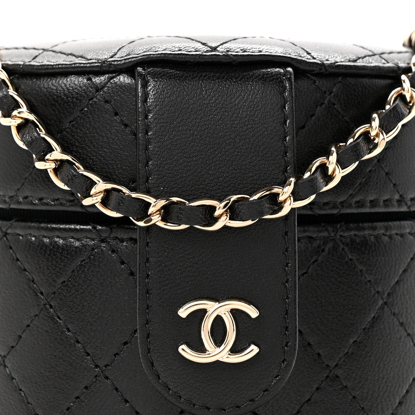 Lambskin Quilted Mini Round Vanity Case With Chain Black