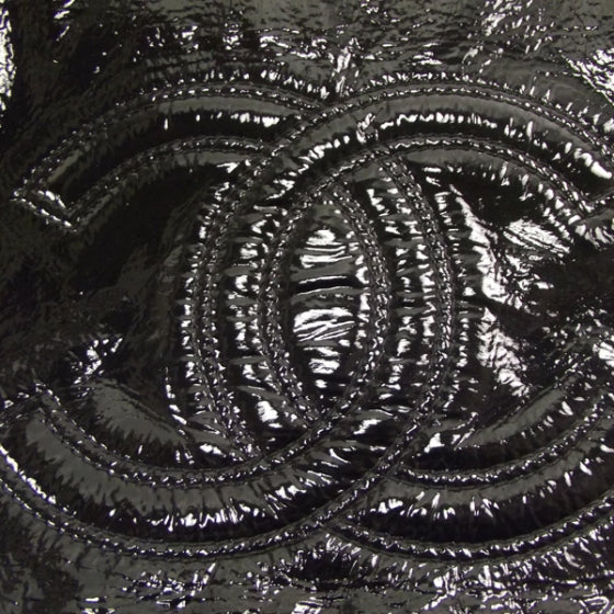 Vinyl Rock and Chain Medium Flap Black