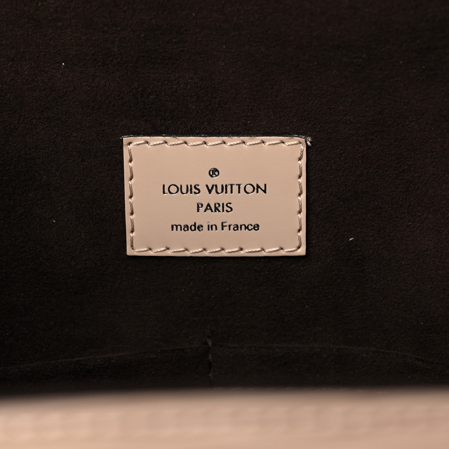 Louis Vuitton Epi Cluny MM Dune 5 of 12