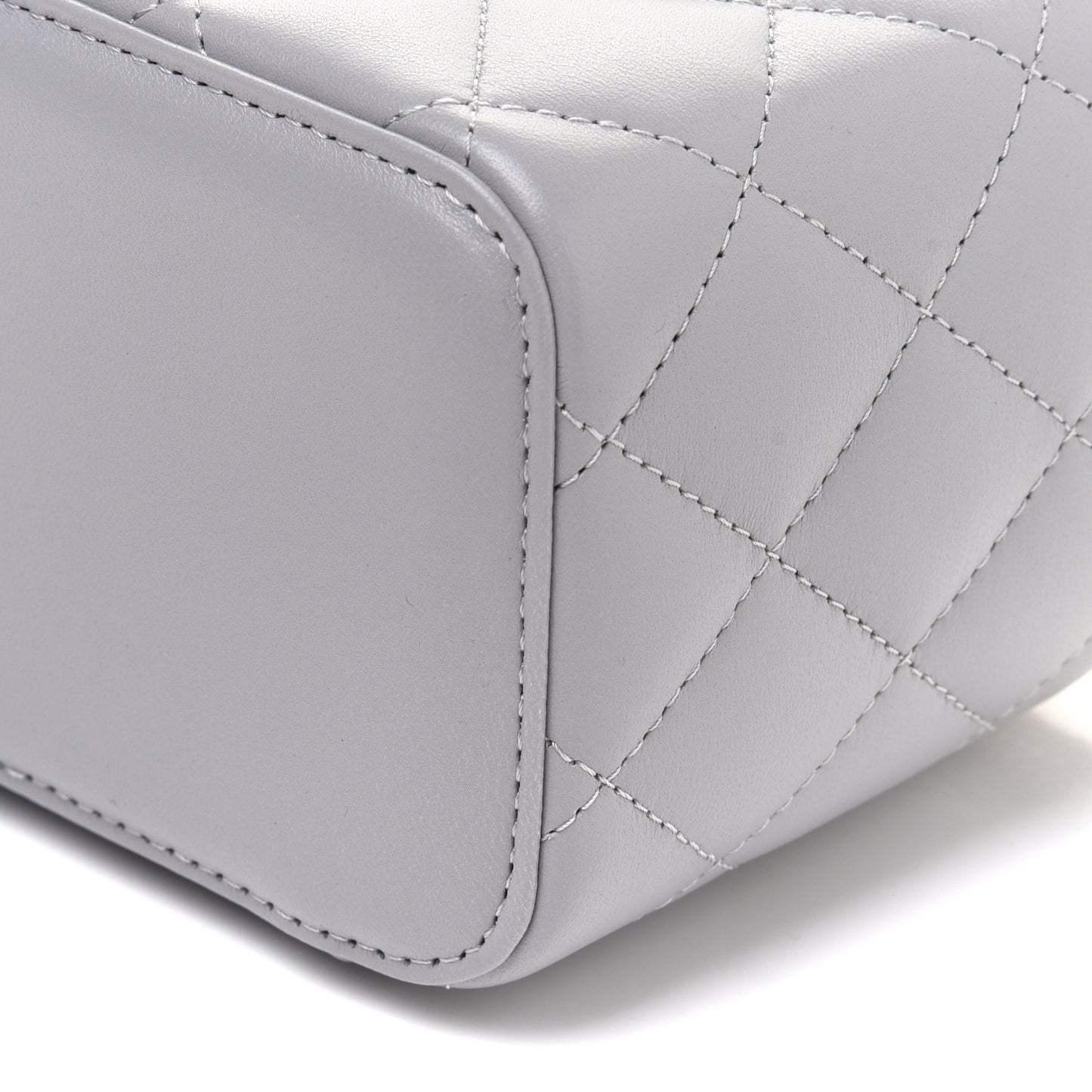 Lambskin Quilted Small Pearl Crush Vanity Case With Chain Grey