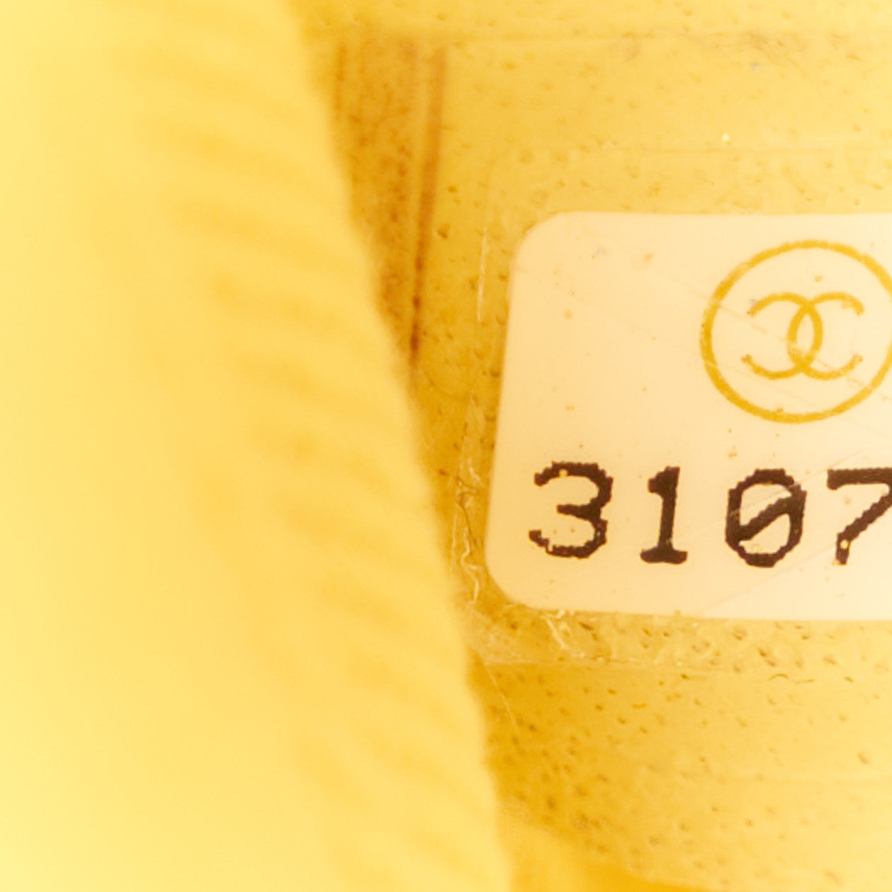 Caviar Quilted Medium Business Affinity Flap Yellow