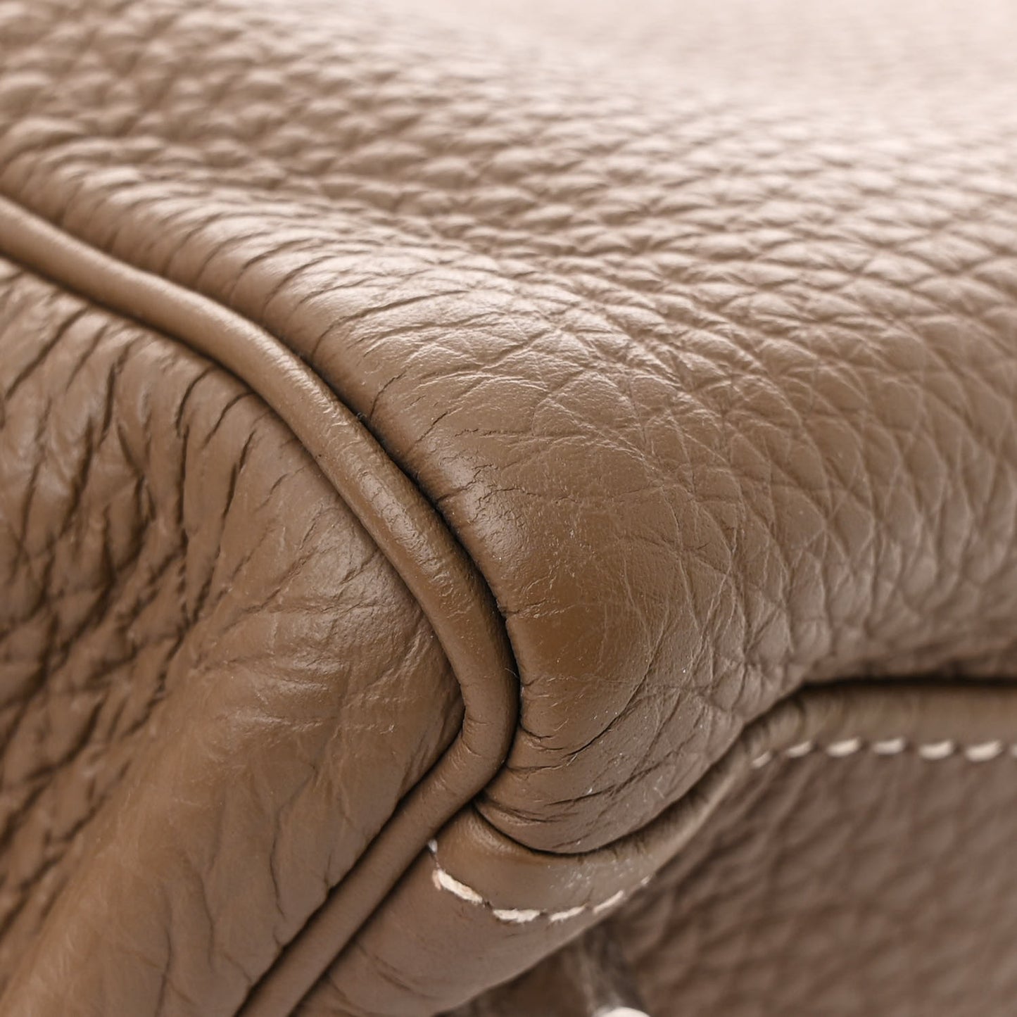 Togo Kelly Retourne 32 Etoupe