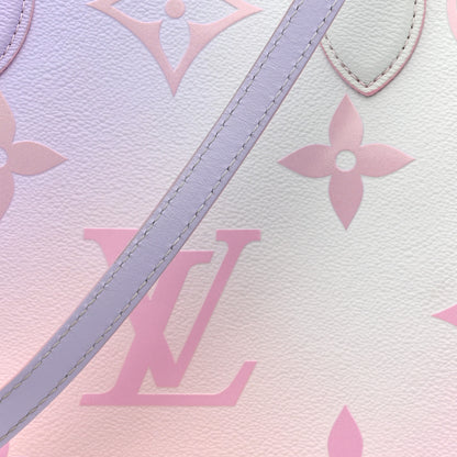 Louis Vuitton Monogram Giant Spring In The City Onthego GM Sunrise Pastel 7 of 12