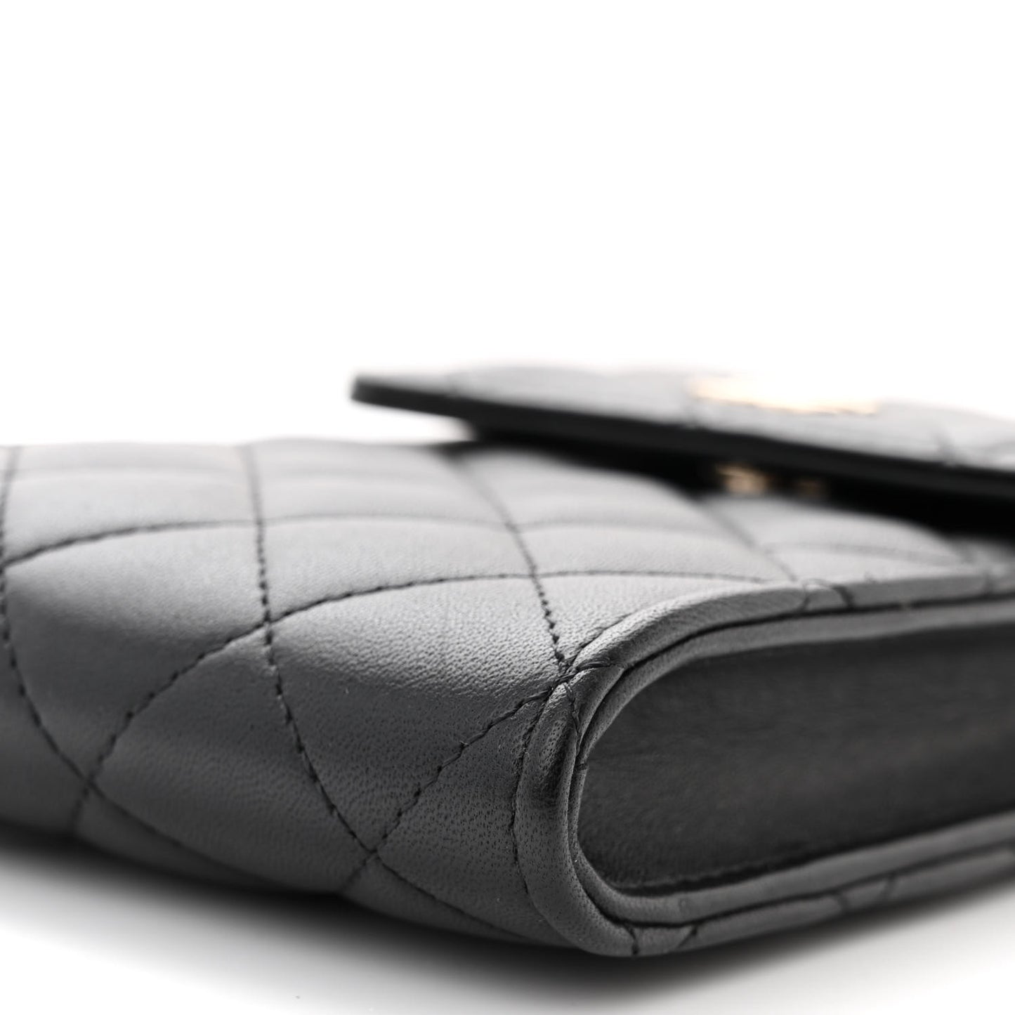 Lambskin Quilted Pearl Phone Holder With Chain Black