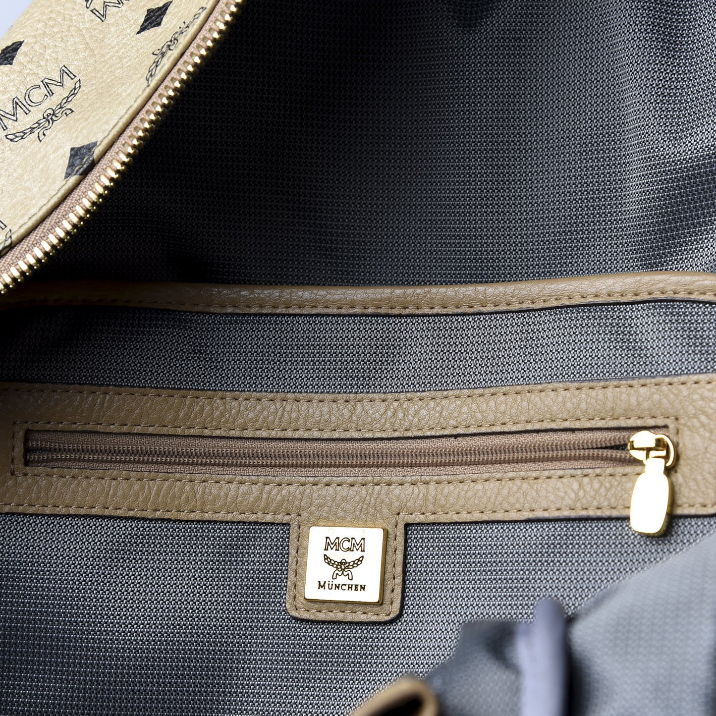 Visetos Medium Side Studs Stark Backpack Beige