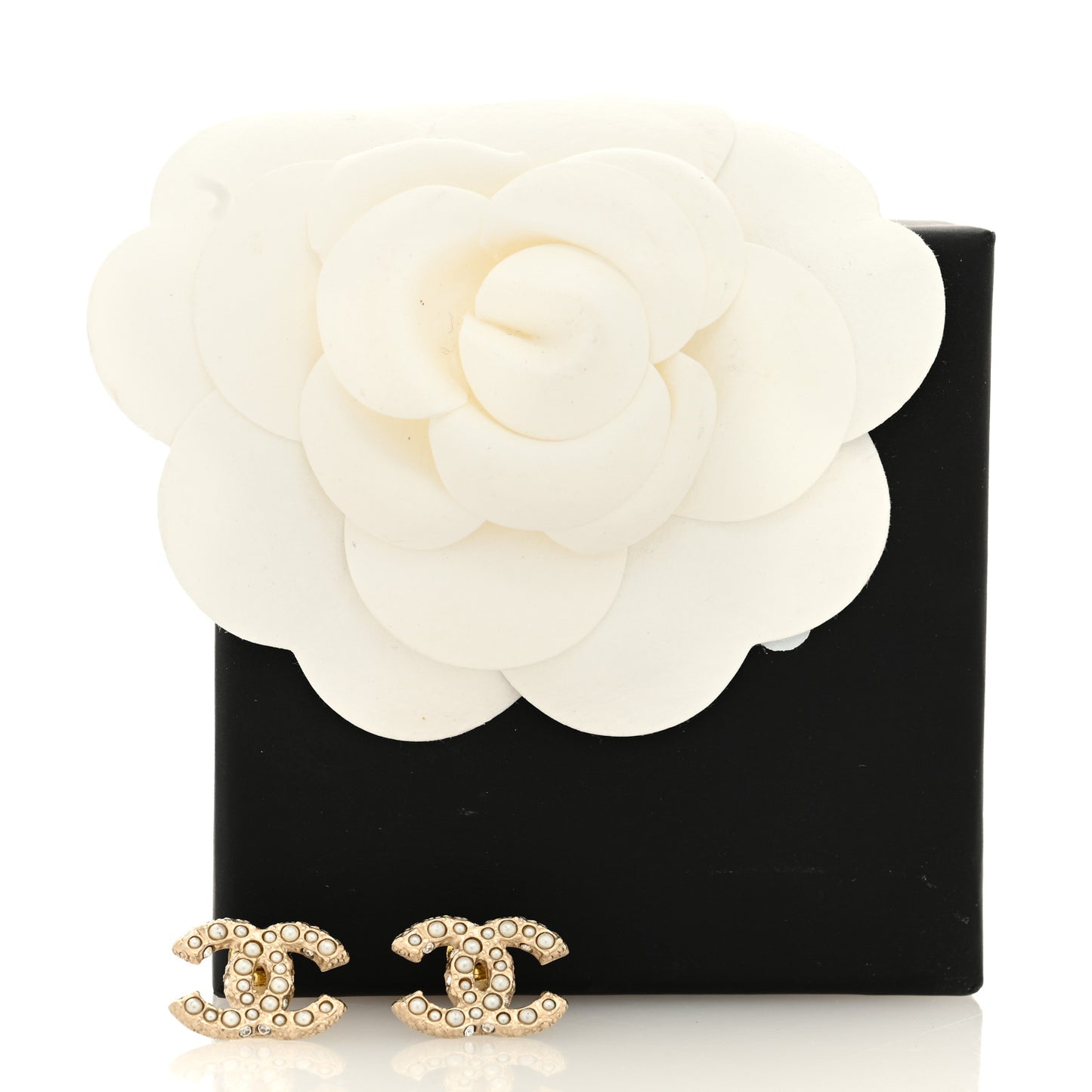 Pearl Crystal CC Earrings Light Gold