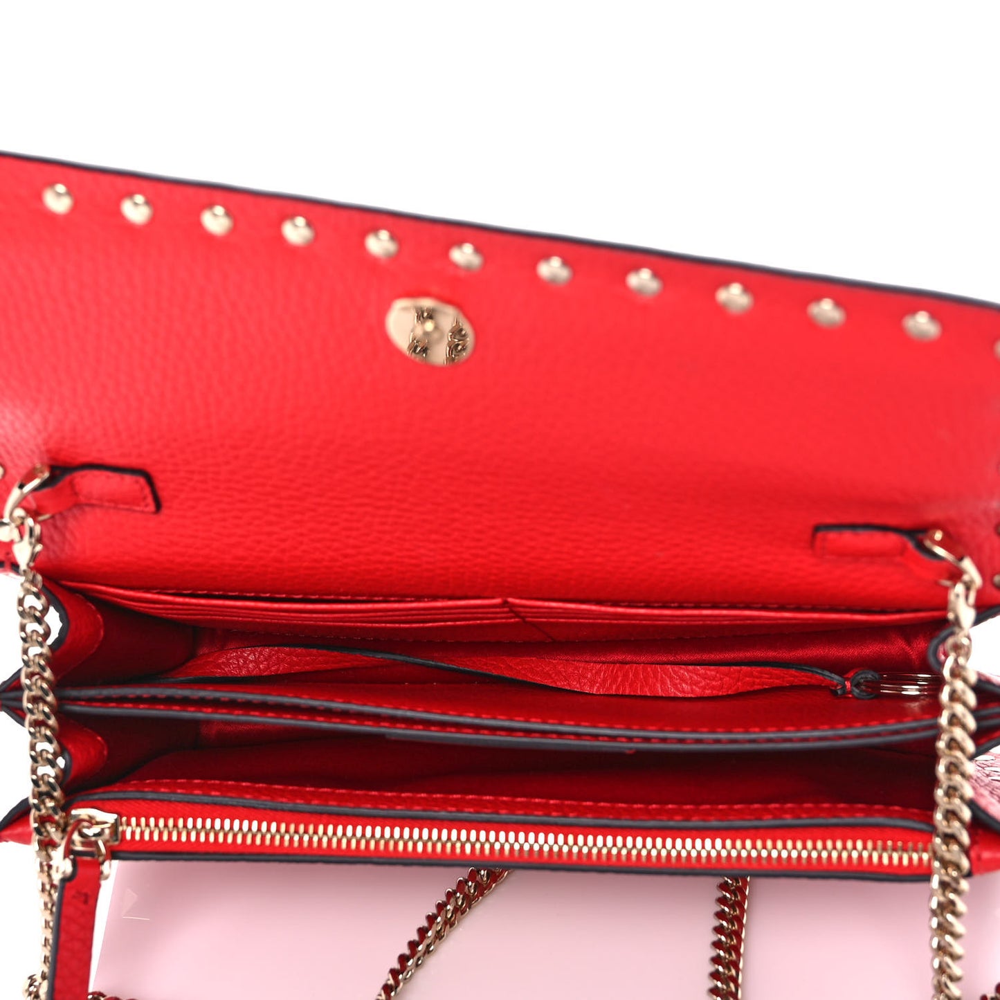 Pebbled Calfskin Rockstud Flap Wallet On Chain Rouge Pur