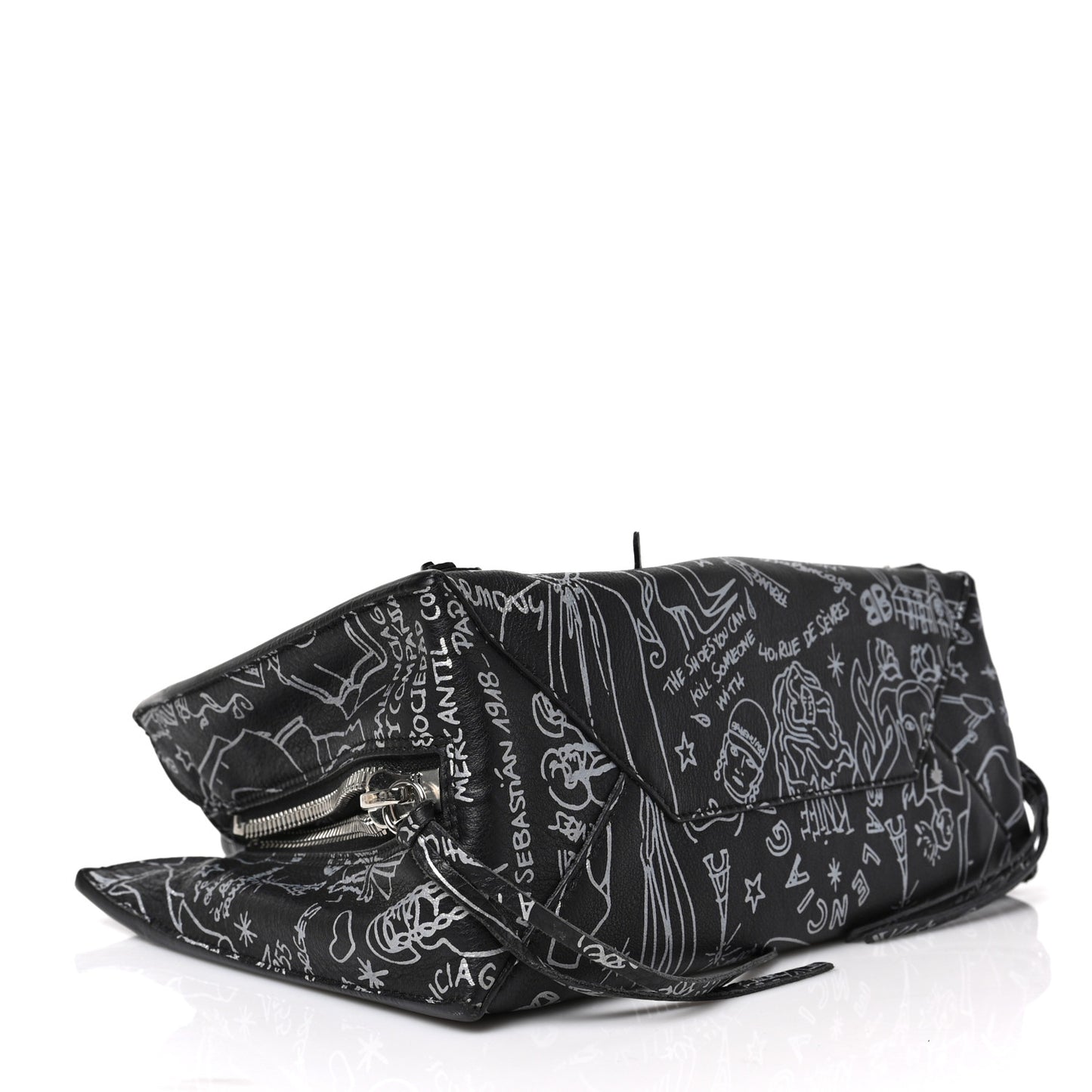 Agneau Graffiti Papier A6 Zip Around Tote Black