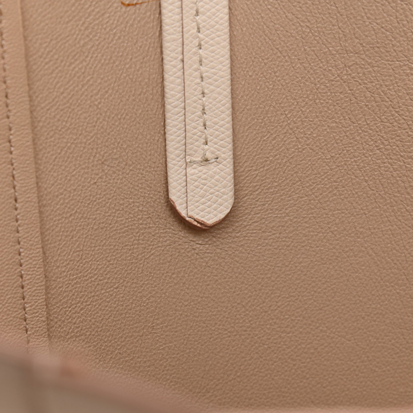 Grained Calfskin Medium Horizontal Cabas Phantom White