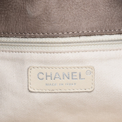 Chanel Suede Darjeeling Hobo Light Grey 6 of 16