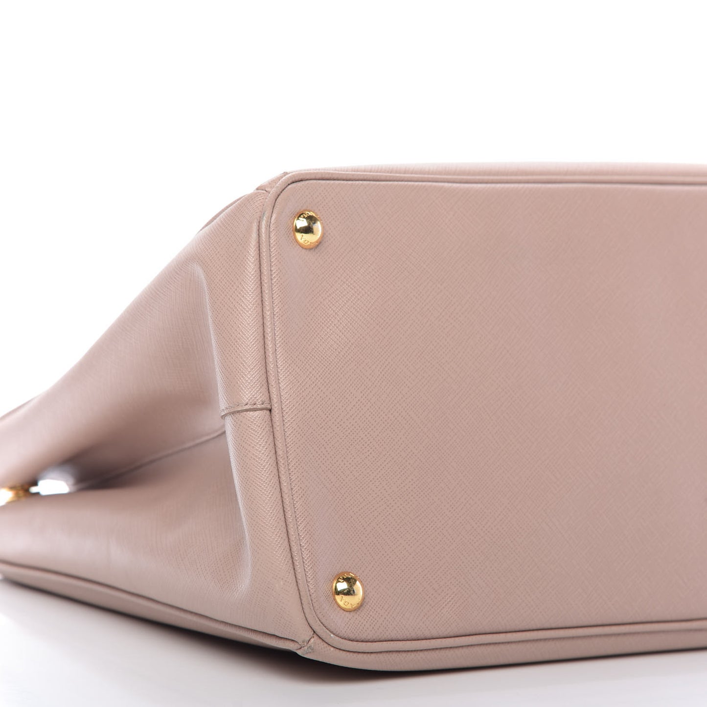 Saffiano Lux Medium Tote Cammeo