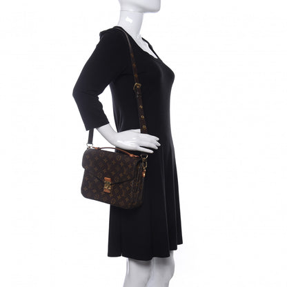 Louis Vuitton Monogram Pochette Metis 2 of 8