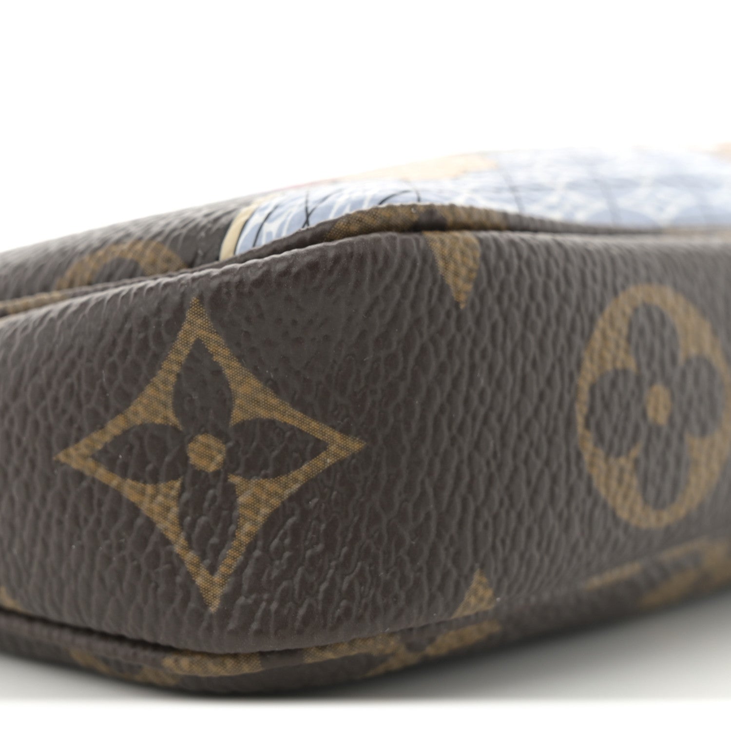 Louis Vuitton Monogram 2021 Christmas Animation London Mini Pochette Accessories Red 9 of 11