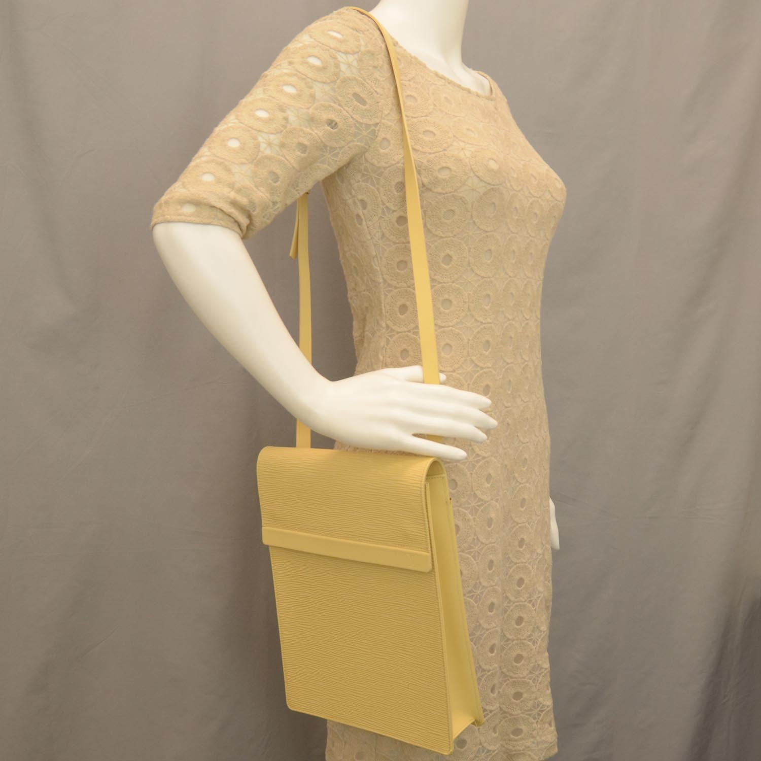 Louis Vuitton Epi Ramatuelle Vanilla 2 of 6