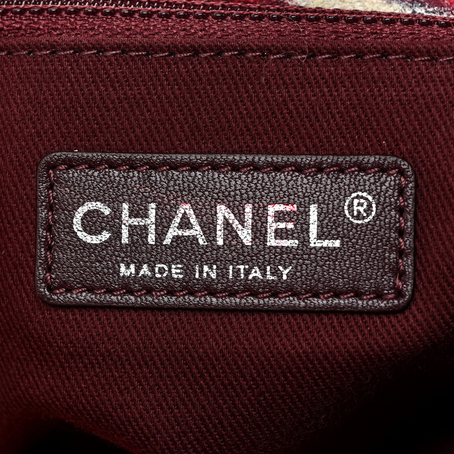 Chanel Printed Ultra Soft Lambskin Medium Flower Power Messenger 6 of 23