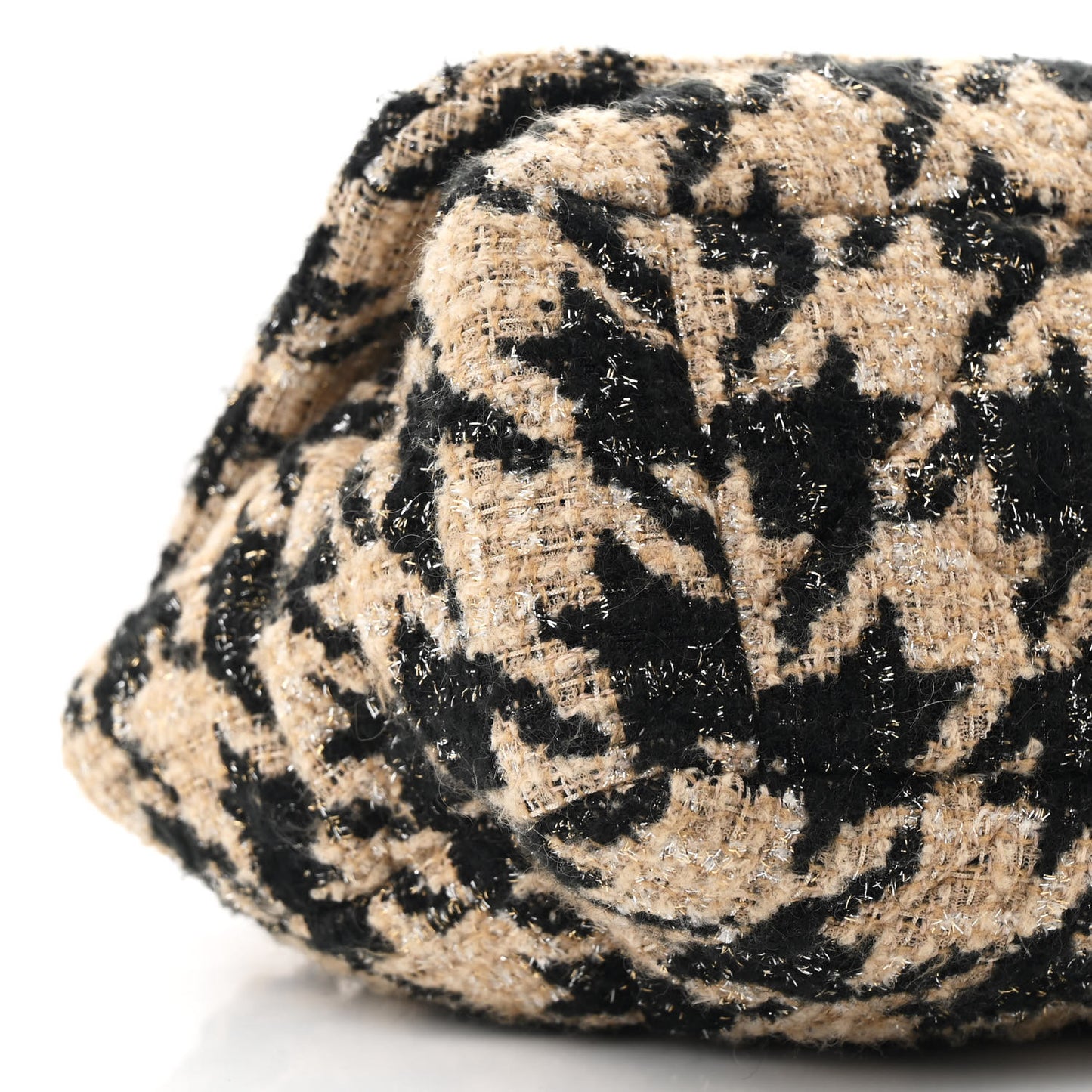 Tweed Maxi Chanel 19 Flap Beige Black