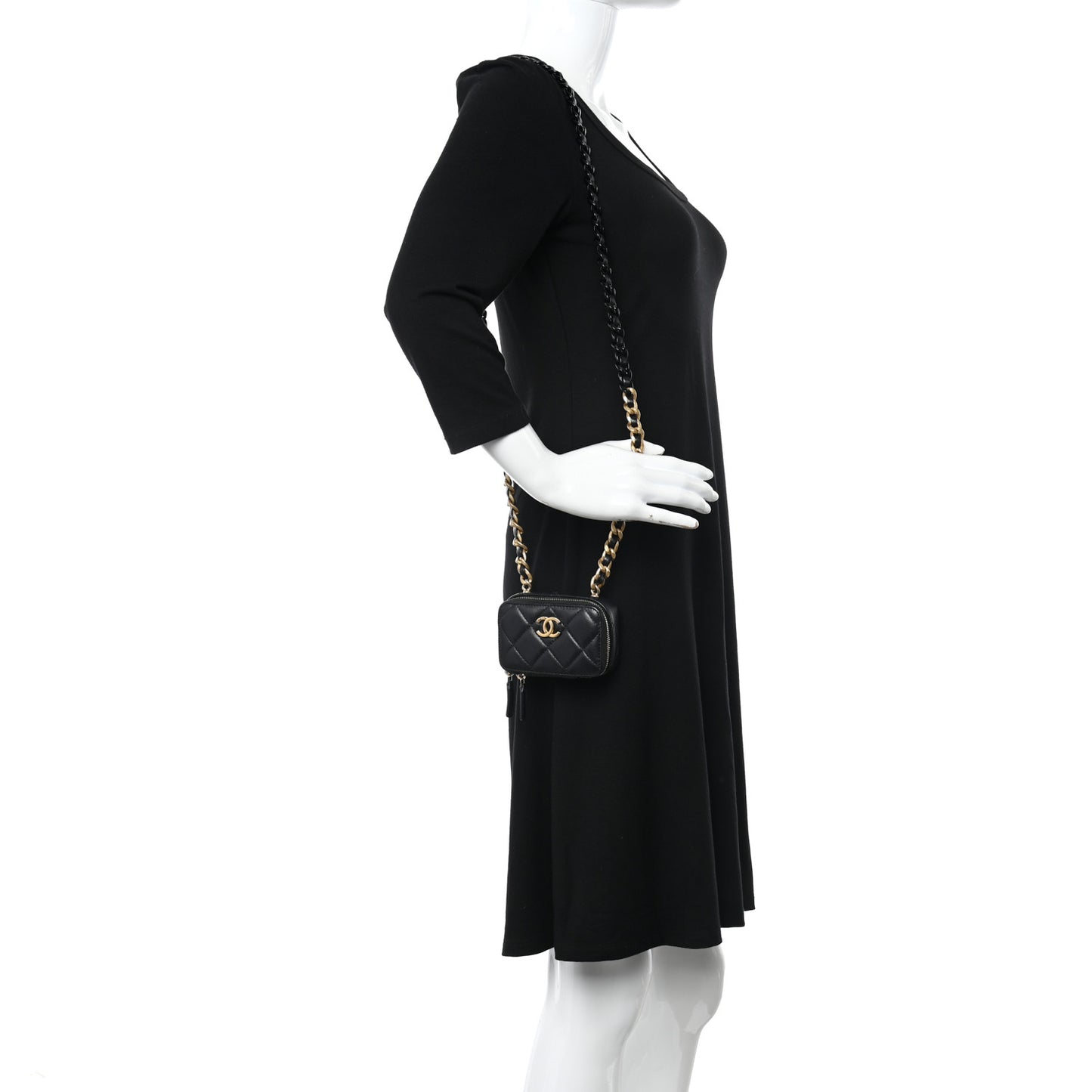 Lambskin Quilted Mini Lacquered Chain Clutch Black