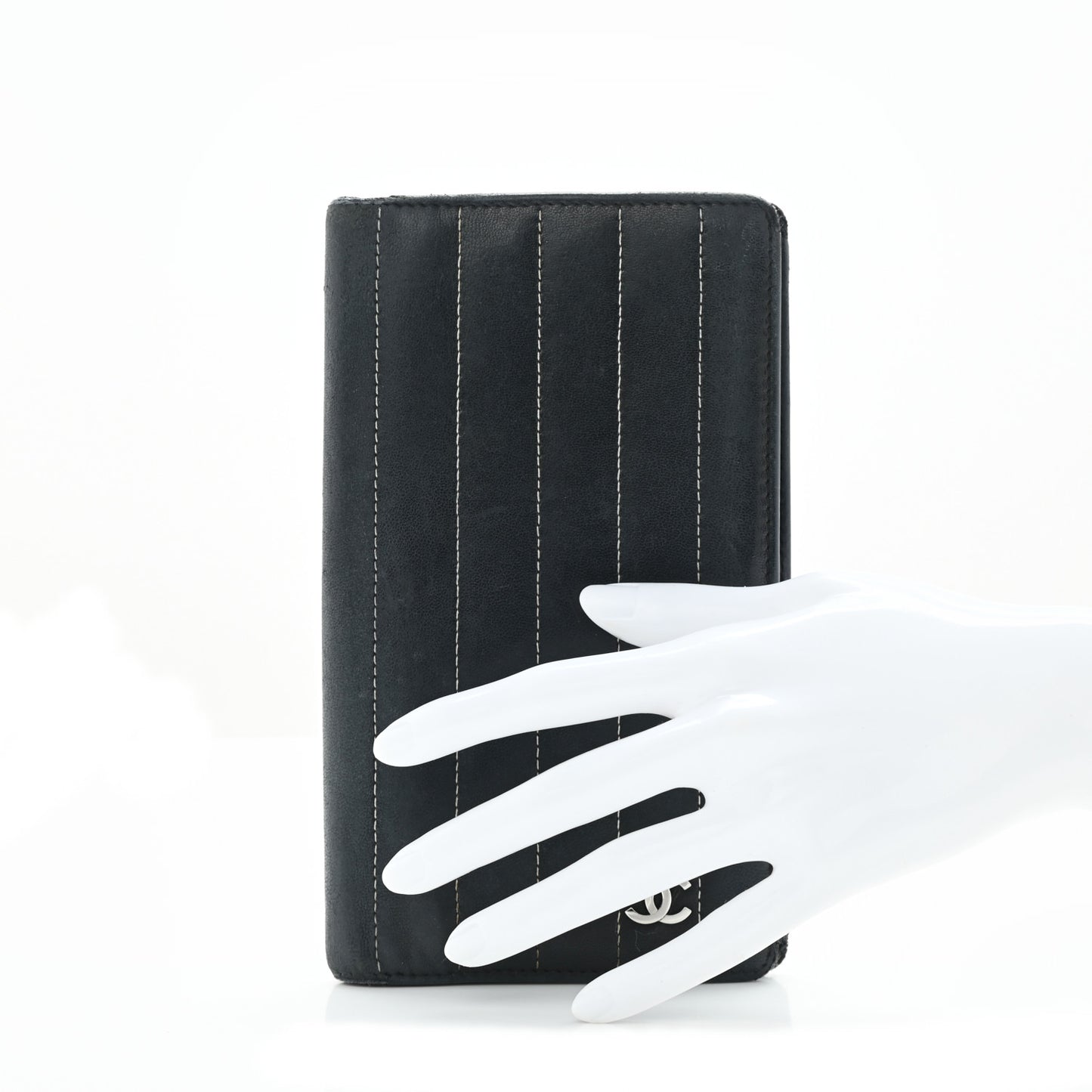 Lambskin Vertical Quilted Mademoiselle Yen Wallet Black
