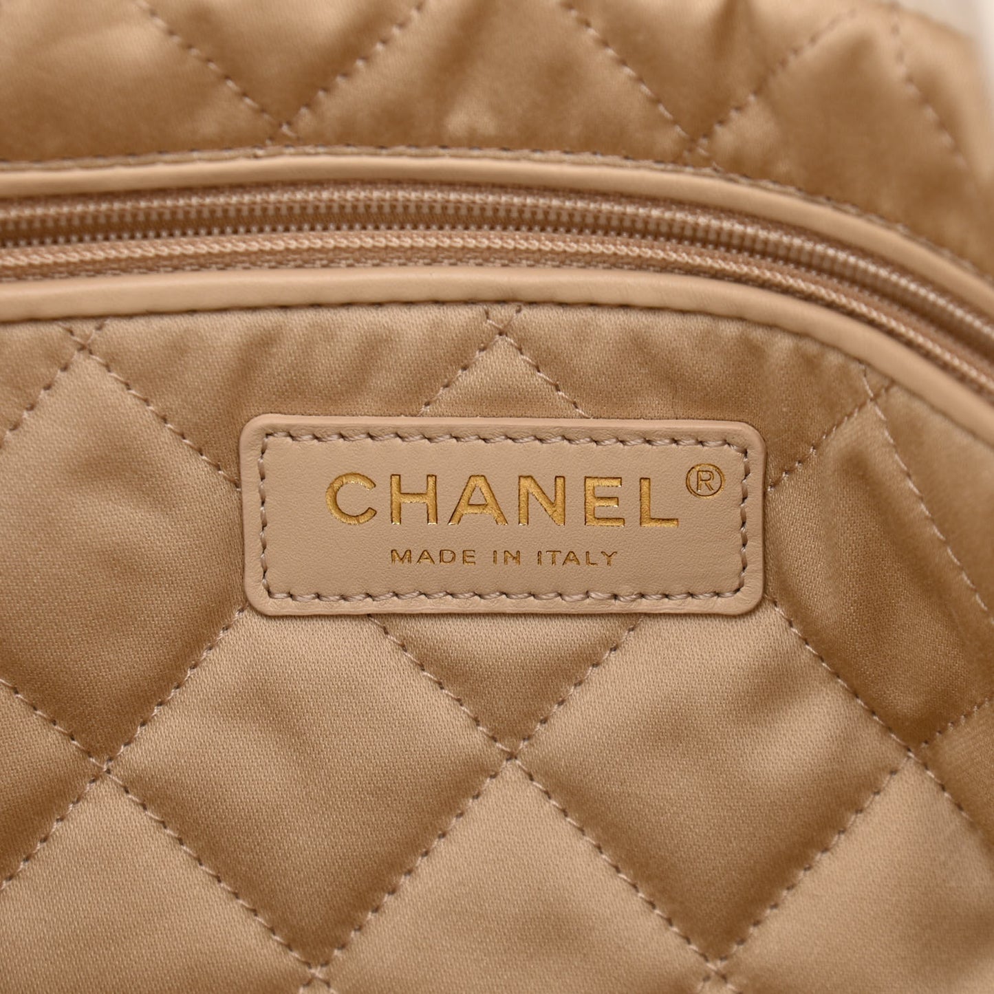 Shiny Calfskin Quilted Small Chanel 22 White