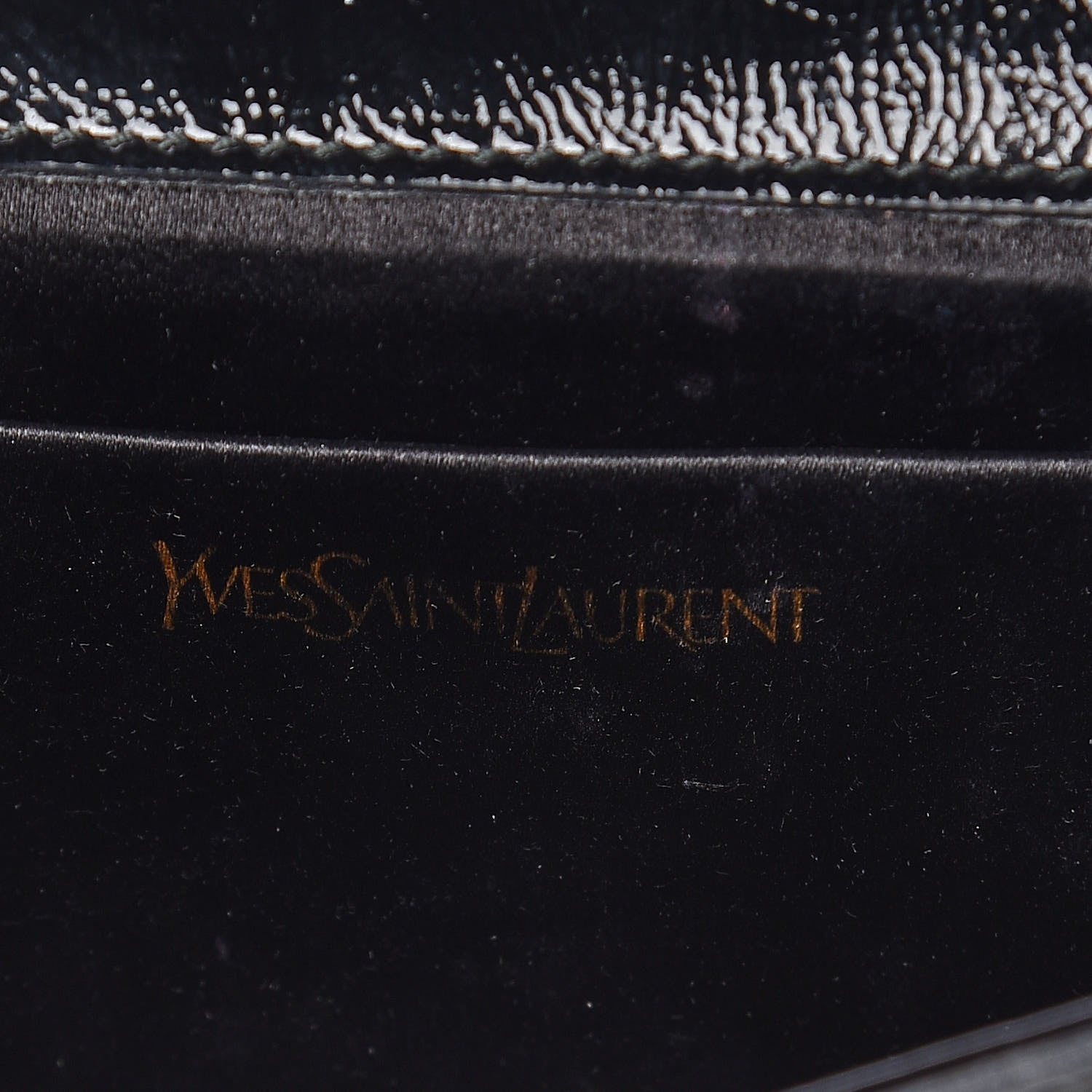 Saint Laurent Textured Patent Monogram Small Belle De Jour Clutch Black 6 of 6
