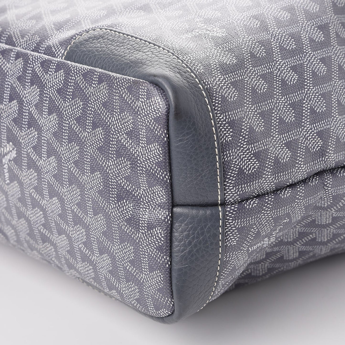 Goyardine Grenadines Hobo Grey