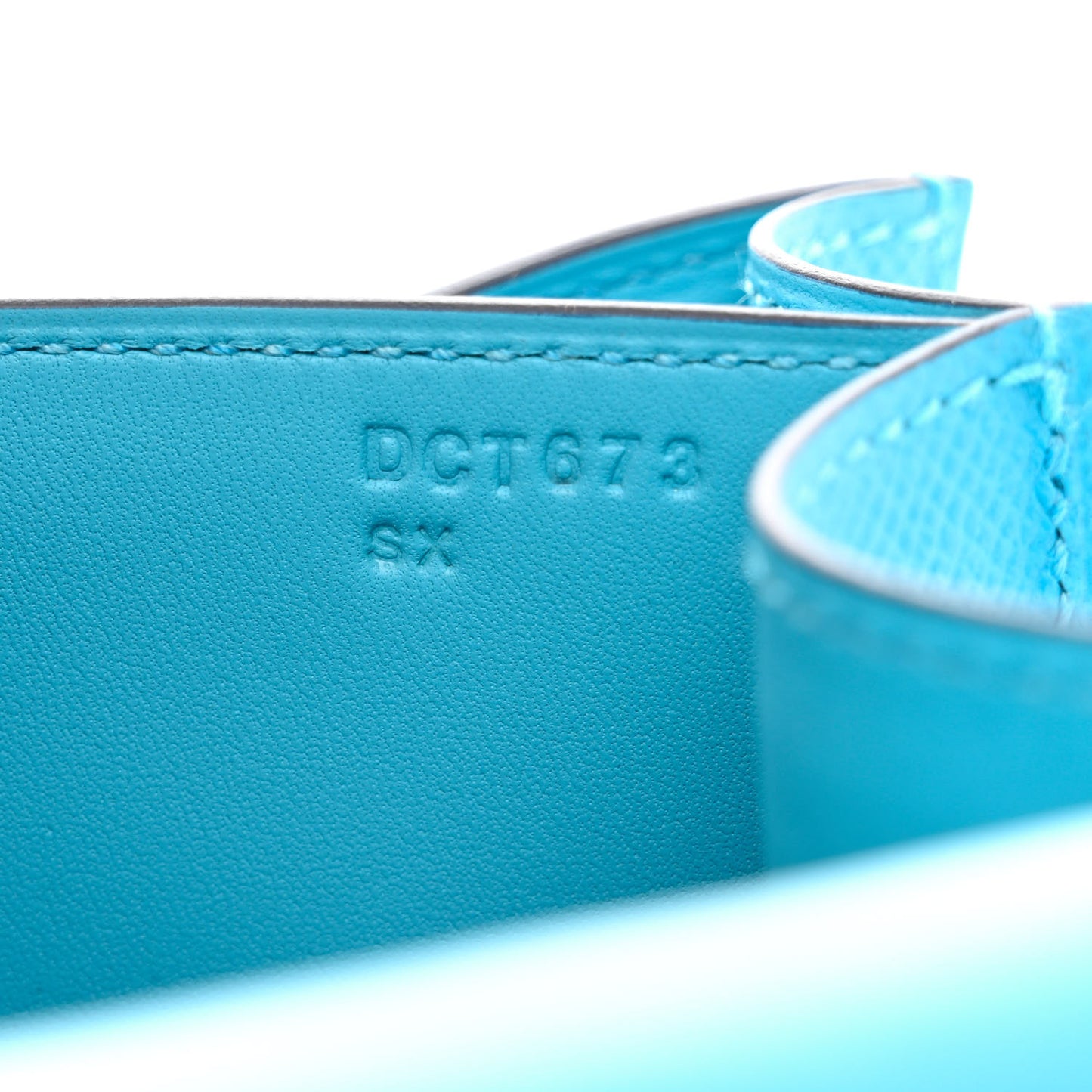 Epsom Enamel Constance 24 Bleu du Nord Rouge