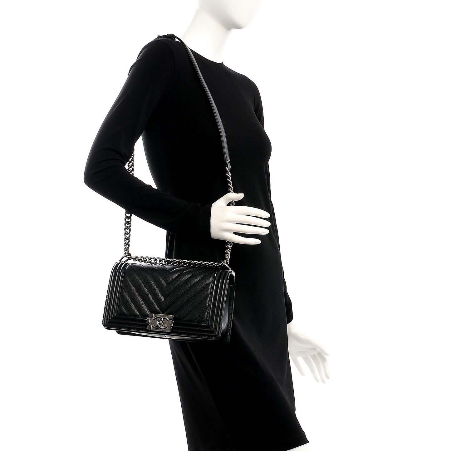 Caviar Chevron Quilted Medium Boy Flap Black