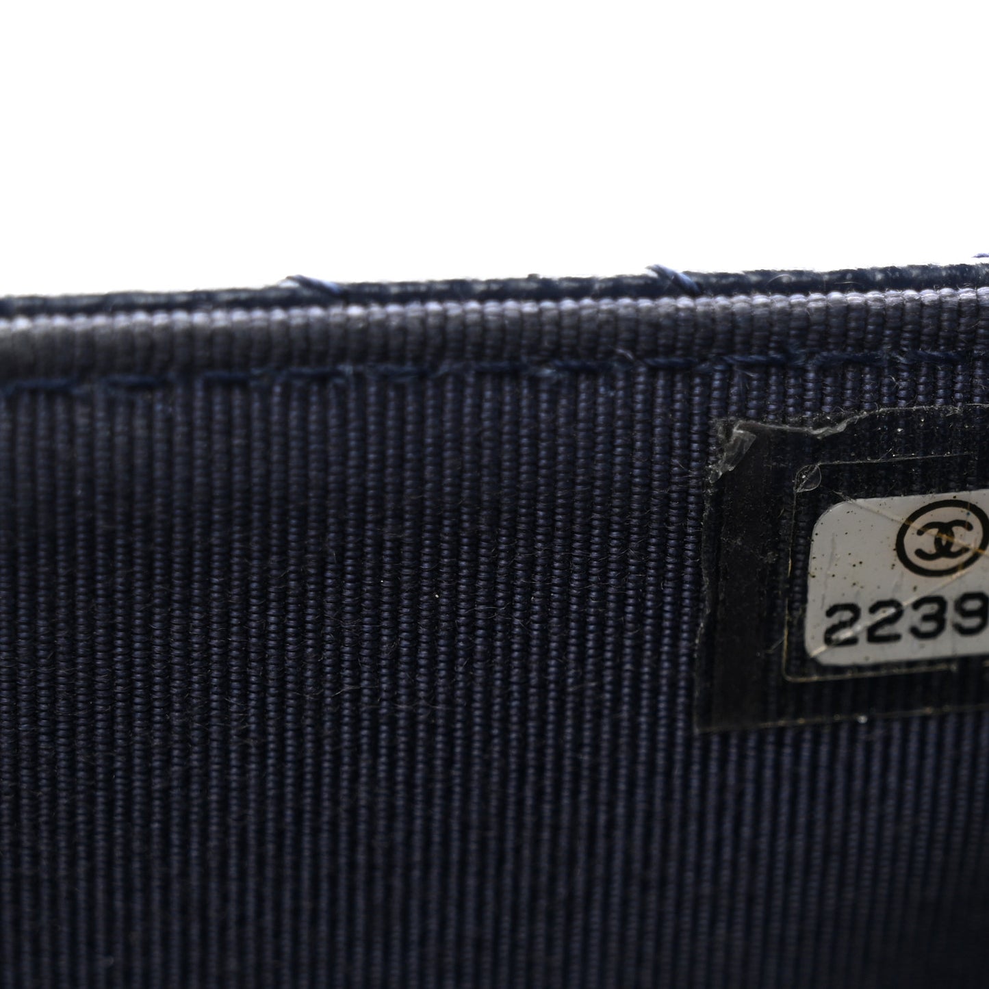 Caviar Chevron Quilted Wallet On Chain WOC Navy