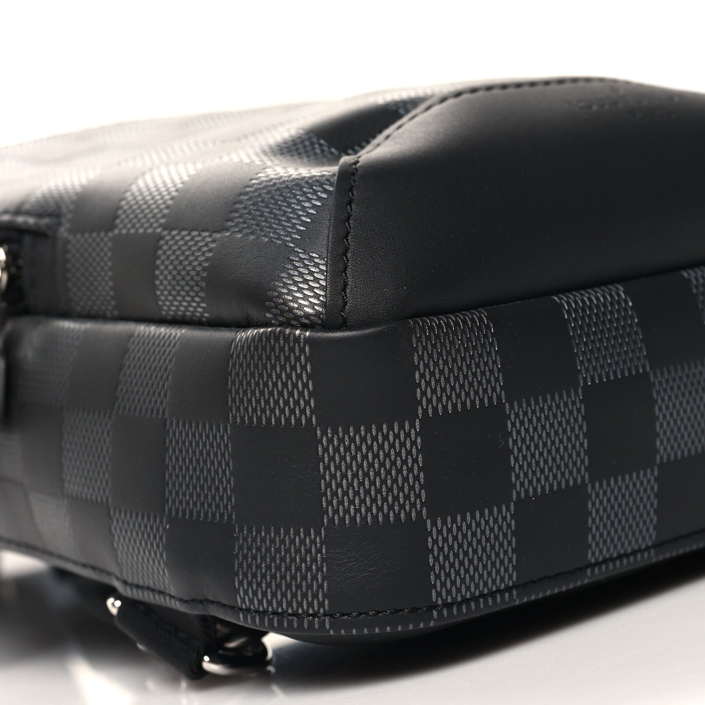 Damier Graphite Avenue Sling Bag Onyx Silver