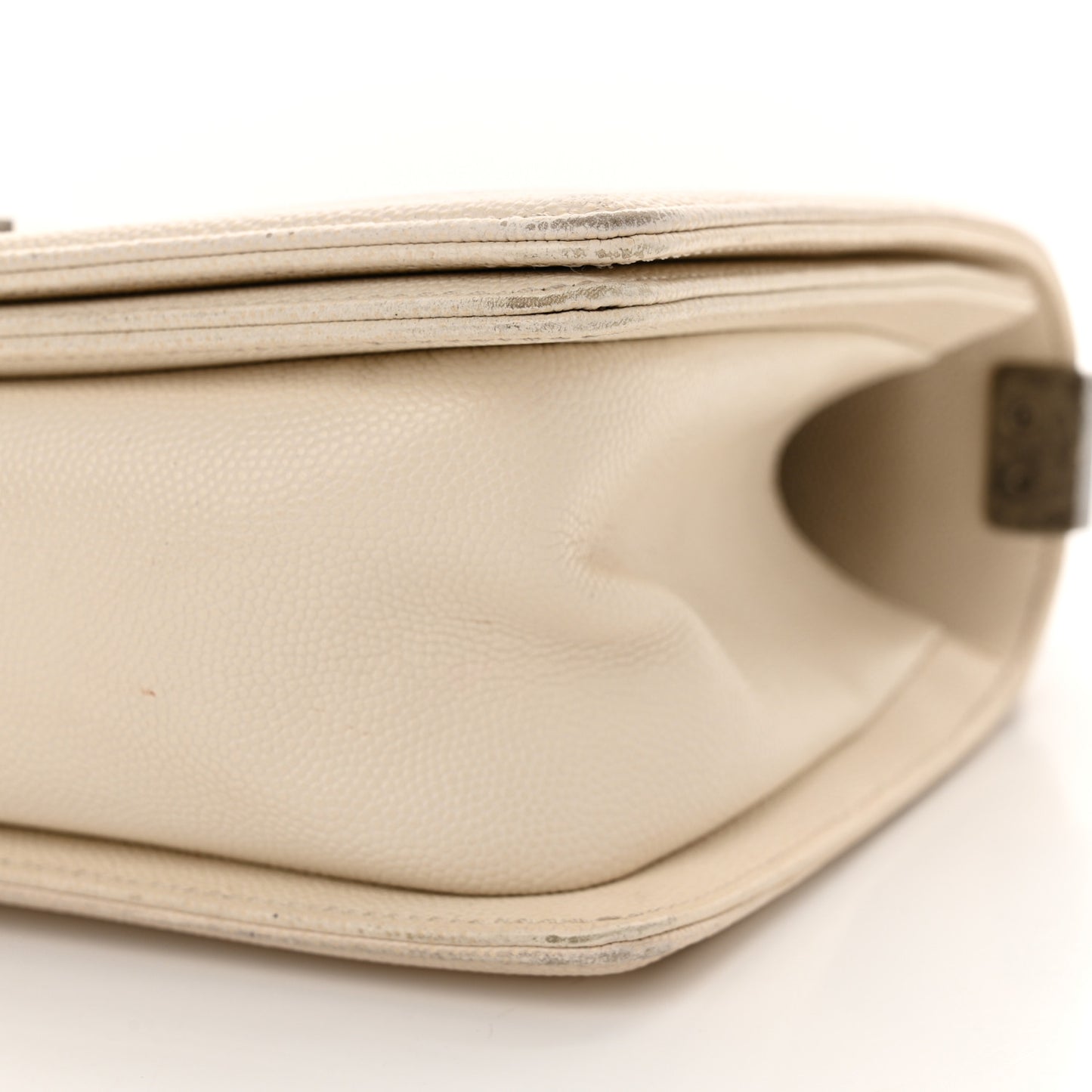 Caviar Quilted Medium Boy Flap Ivory