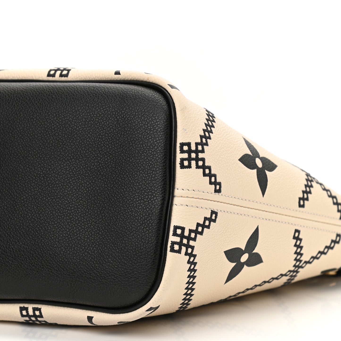 Empreinte Monogram Giant Broderies Neverfull MM Cream Black