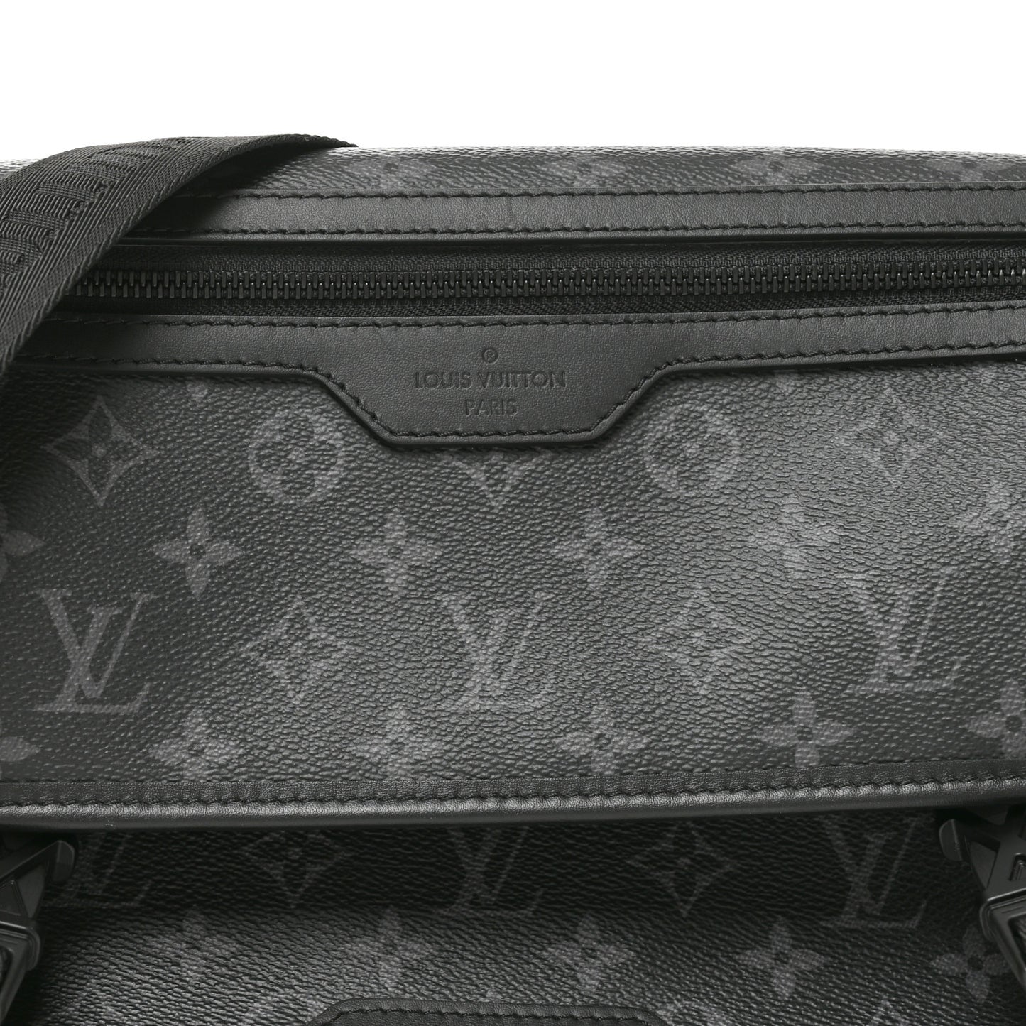 Monogram Eclipse Voyager PM Messenger