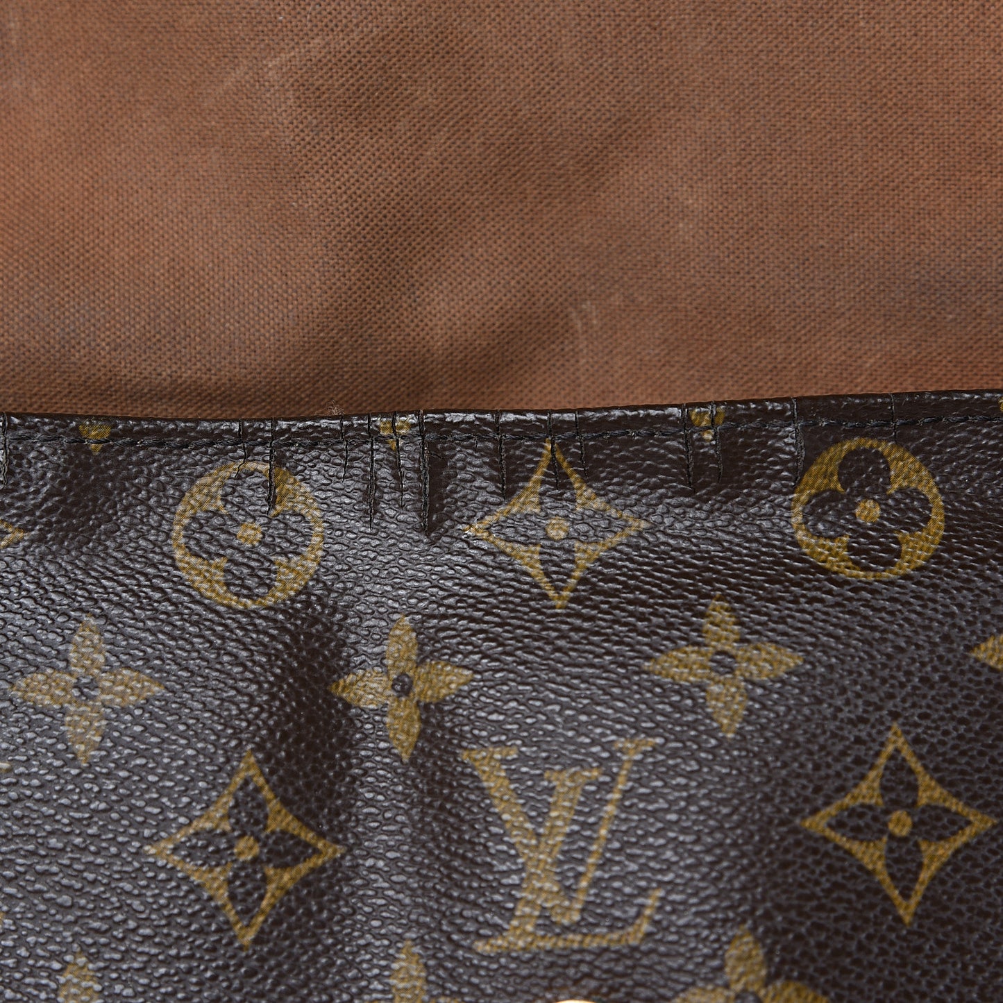 Monogram Mini Looping