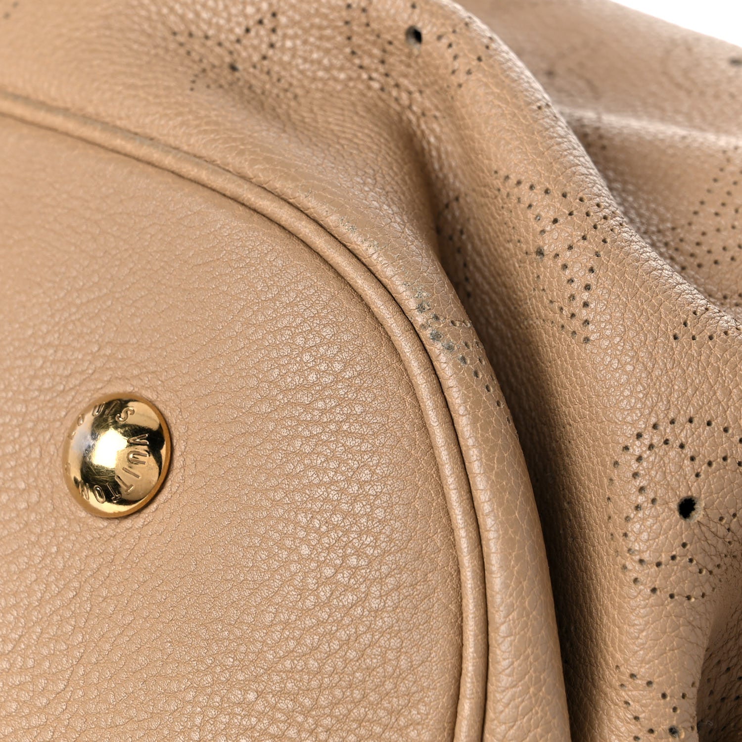 Louis Vuitton Mahina L Biscuit 10 of 16