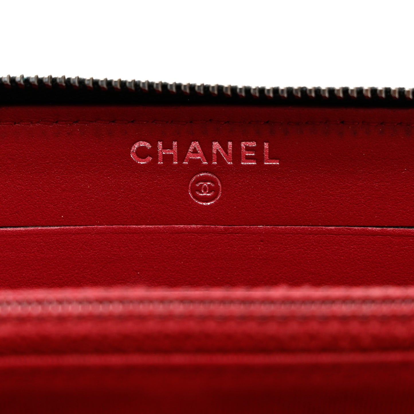 Aged Calfskin Quilted Small Gabrielle Zip Around Wallet Black