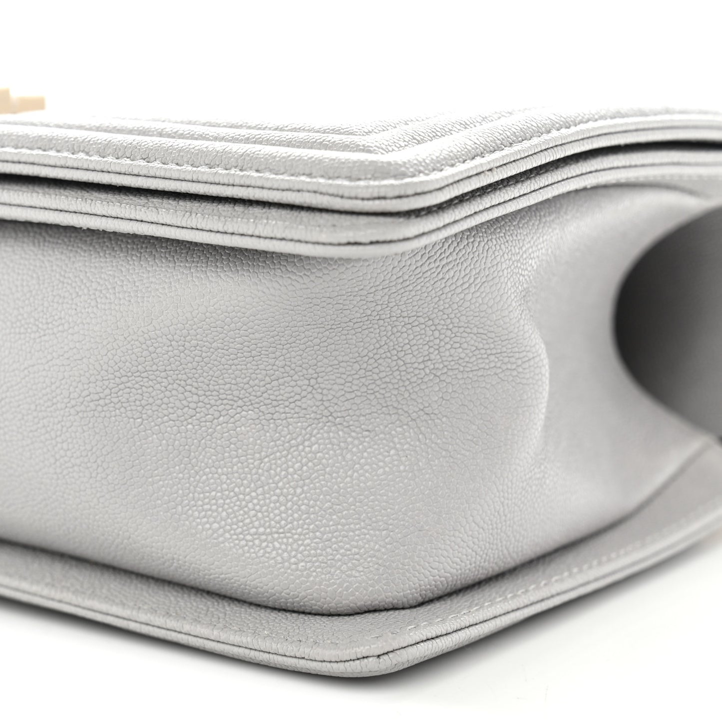 Caviar Quilted Medium Boy Flap Light Grey